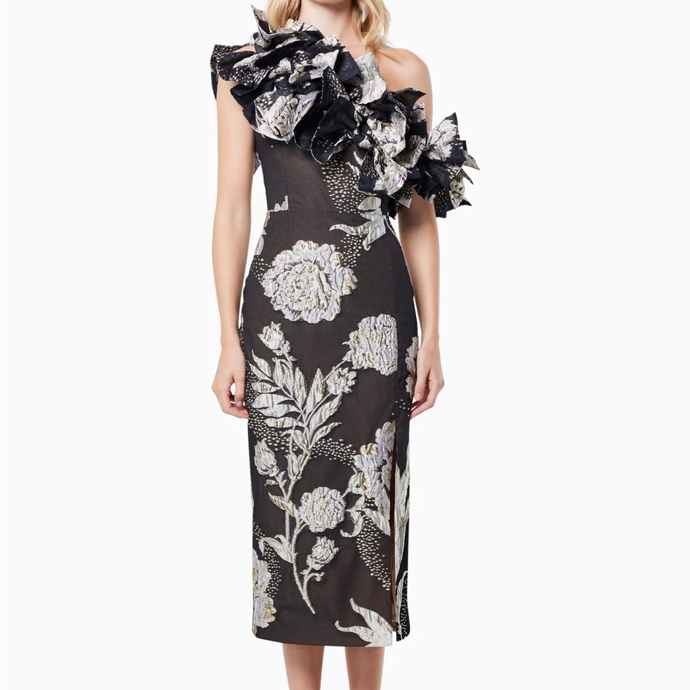 Elliatt Black and Cream Floral Midi Dress - Picture 3 of 10